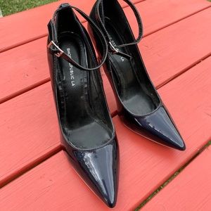 Pointed toe Shoe Republica heels